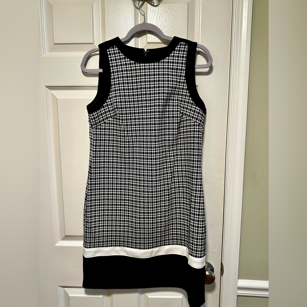Tommy Hilfiger Elegant Dress- Size 6- Like new!